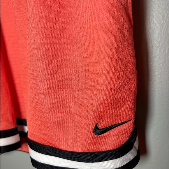 NWOT Nike Mens Basketball Shorts Athletic Gym Coral Black‎ White Stripe - Picture 2 of 4